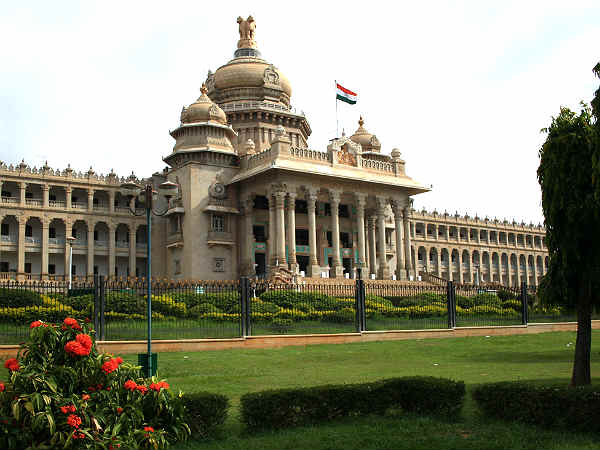 ಇಮೇಜ್ ಬದಲಿಸಿಕೊಳ್ಳುವ ಪ್ರಯತ್ನ