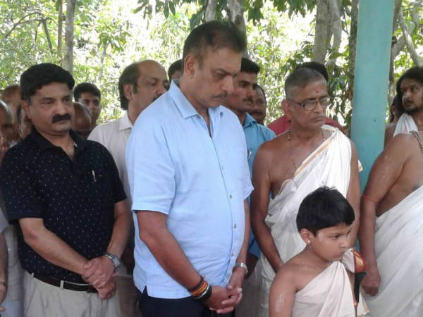 ಖುಷಿಯಿಂದಲೇ ಪ್ರತಿಕ್ರಯಿಸಿದರು ಖುಷಿಯಿಂದಲೇ ಪ್ರತಿಕ್ರಯಿಸಿದರು