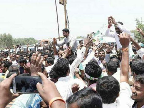ಭರ್ಜರಿ ರೋಡ್ ಶೋ 