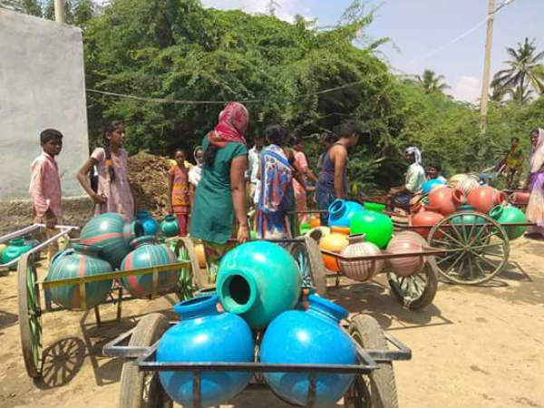 ಕುಡಿಯುವ ನೀರಿಗಾಗಿ ಹಾಹಾಕಾರ ಕುಡಿಯುವ ನೀರಿಗಾಗಿ ಹಾಹಾಕಾರ
