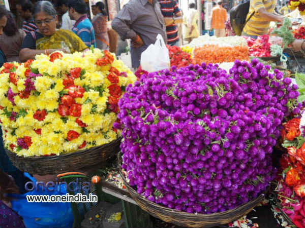 ಹೂವು ಮಾರುಕಟ್ಟೆಗೆ ಬರ್ತಿಲ್ಲ, ಬೆಲೆ ಆಕಾಶಕ್ಕೆ