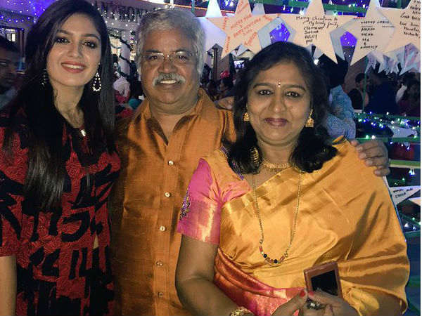 ತಾರಾ, ಮೇಘನಾ ಒಟ್ಟಿಗೆ ಮತದಾನ 