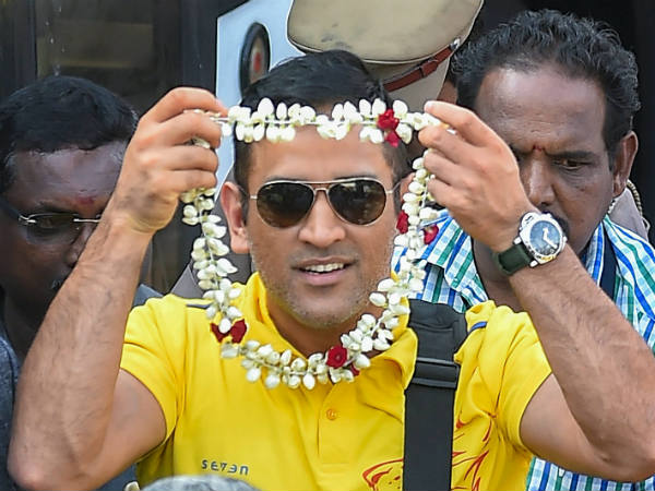 ಚೆನ್ನೈ ಸೂಪರ್ ಕಿಂಗ್‌ ಕ್ಯಾಪ್ಟನ್ ಧೋನಿಗೆ ಚೆನ್ನೈ ಏರ್‌ಪೋರ್ಟ್‌ನಲ್ಲಿ ವಿಶಿಷ್ಟ ಸ್ವಾಗತ 