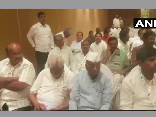 Karnataka Floor Test : All eyes on 20 Lingayat MLAs of Congress-JD(S) Karnataka Floor Test : All eyes on 20 Lingayat MLAs of Congress-JD(S)