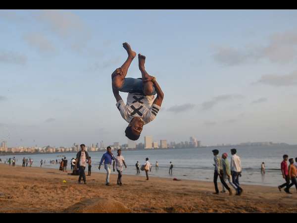 ಮರಳಿನ ಮೇಲೆ ನೃತ್ಯ ಚಮತ್ಕಾರ 