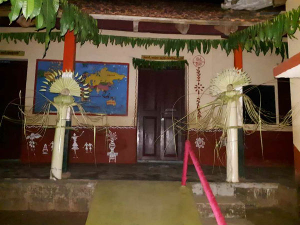 1858 ಮತಗಟ್ಟೆಗಳು