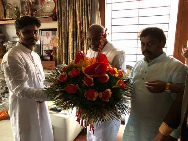 HD Kumaraswamy meets Vinay Guruji Koppa