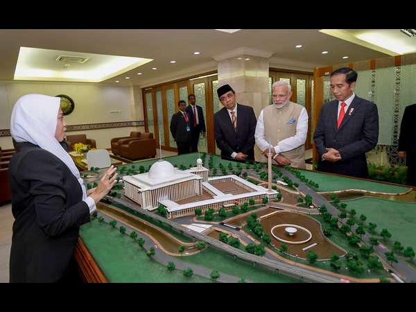 ಪ್ರಜಾಪ್ರಭುತ್ವದ ಹೋಲಿಕೆ