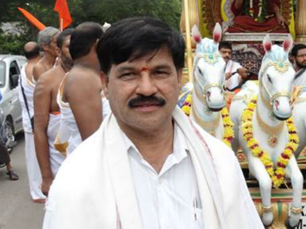 ಕಿಕ್ ಬ್ಯಾಕ್ ಪಡೆದದ್ದು ರಹಸ್ಯ ಕ್ಯಾಮೆರಾದಲ್ಲಿ ಪತ್ತೆಯಾಗಿದೆ 