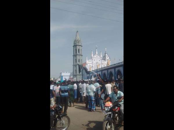 ಕಂಗಾಲಾದ ಜನರು ಬೀದಿಗಿಳಿದರು