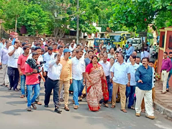 In Uttar Kannada district The Karnataka Bandh has mixed reviews