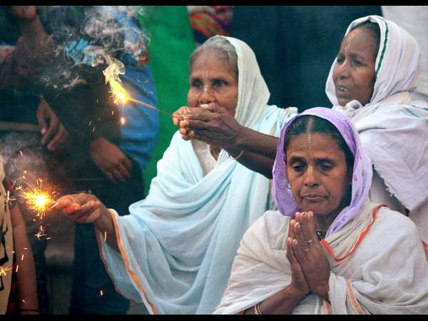 ಸುಖಗಳಿಂದ ದೂರ ಇಟ್ಟಿದ್ದೇವೆ