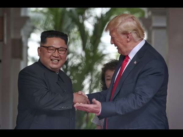  ಅಮೇರಿಕಾ ಅಧ್ಯಕ್ಷ ಟ್ರಂಪ್ ಹಾಗೂ ದಕ್ಷಿಣ ಕೊರಿಯಾ ಕಿಮ್ ಜಾಂಗ್ ಉನ್ ಭೇಟಿ