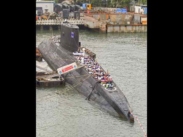 ಜಲಾಂತರ್ಗಾಮಿ ಮೇಲೆ ಯೋಗಾವತಾರ!