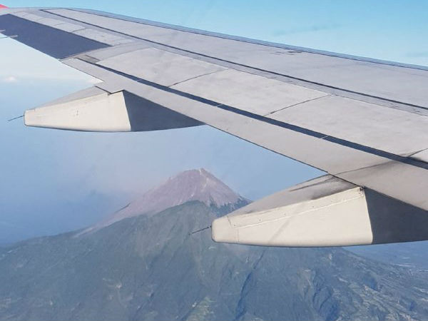 ಅದೋ, ಅಲ್ಲಿ ನೋಡಿ, ನಿಮ್ಮ ಪ್ರೀತಿಯ ಮೆರಾಪಿ