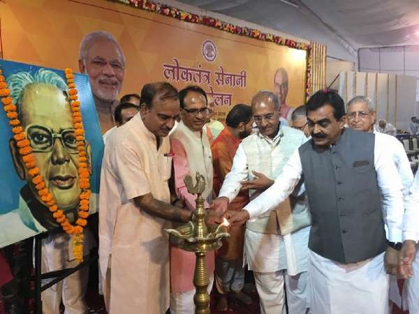 Parliament business affected since inexperienced Rahul became Congress chief: Ananth Kumar