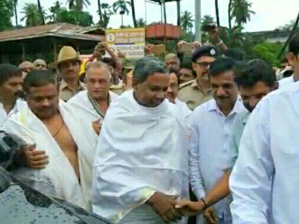 ಮಧ್ಯಾಹ್ನದ ಪೂಜೆಯಲ್ಲಿ ಸಿದ್ದರಾಮಯ್ಯ ಭಾಗಿ