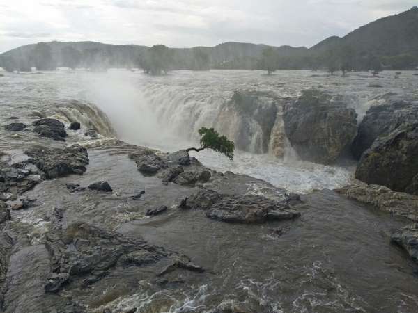 ತೆಪ್ಪಗಳಿಗೆ ನಿರ್ಬಂಧ