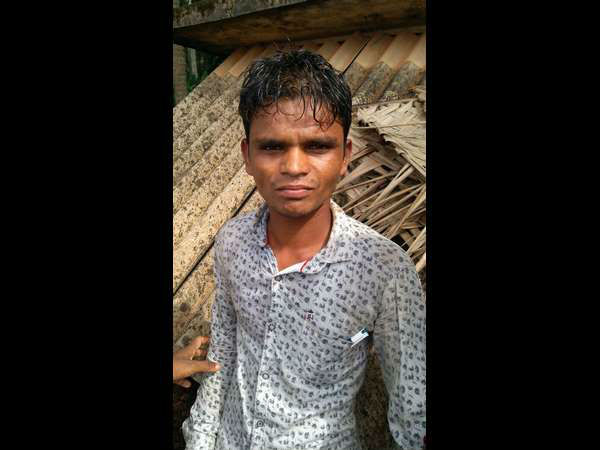 Villagers beat a innocent youth as a children thief