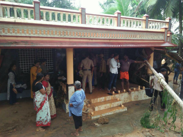 Doddikatta area barrier collapsed in Mangaluru Doddikatta area barrier collapsed in Mangaluru