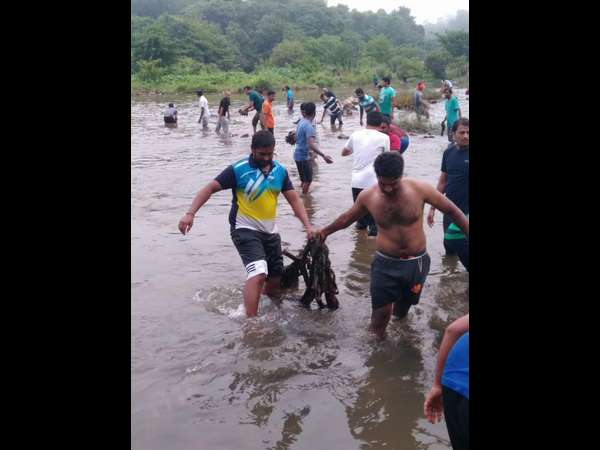 Youth brigade activists conducted Netravati river cleaning program at Dharmasthala Youth brigade activists conducted Netravati river cleaning program at Dharmasthala