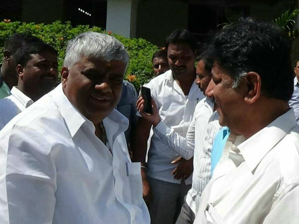 ಜ್ಯೋತಿಷ್ಯದಲ್ಲಿ ಷಷ್ಟಾಷ್ಟಕ ಎಂದು ಕರೆಯಲಾಗುತ್ತದೆ