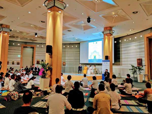 Ravi Shankar leads Yoga session at European Parliament Ravi Shankar leads Yoga session at European Parliament
