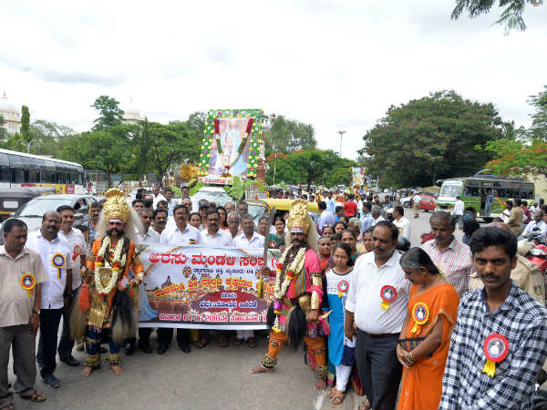 Yaduveer remembers social revolutionary king Nalvadi Krishnaraja Odeyar. 