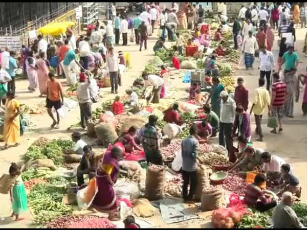  ಸಂತೆ ಹಾಕಿ ವಿಶಿಷ್ಟ ಪೂಜೆ