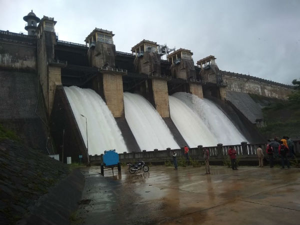 ಎಷ್ಟು ನೀರಿನ ಸಂಗ್ರಹವಿದೆ 