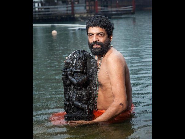 ಆ ವ್ಯಕ್ತಿ ಯಾರು?