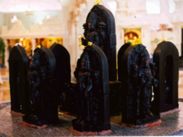 ನವಗ್ರಹ ಧಾನ್ಯಗಳ ದಾನ ಮಾಡಬೇಕು