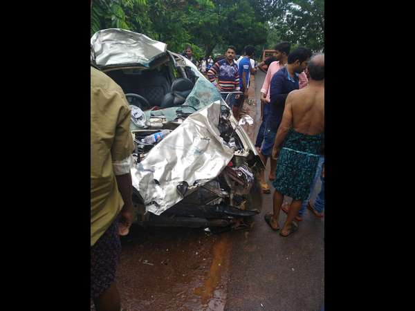 Two people were died in a car accident on the Amparu highway