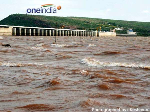 ಪ್ರತಿನಿತ್ಯ ನೂರಾರು ಜನ ಸಂಚಾರ