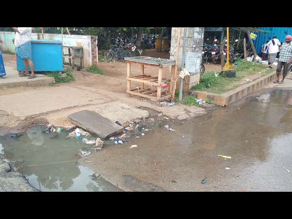 Chamarajanagar: Unscientifically built bus stop in Gundupet looks like a lake in every rainy season