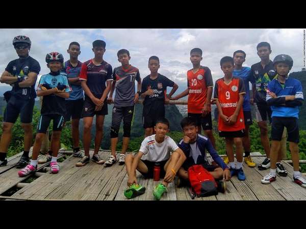 ನನ್ನ ಪುಟ್ಟ ತಮ್ಮನಿಗೆ ನನ್ನ ಪ್ರೀತಿ ನನ್ನ ಪುಟ್ಟ ತಮ್ಮನಿಗೆ ನನ್ನ ಪ್ರೀತಿ