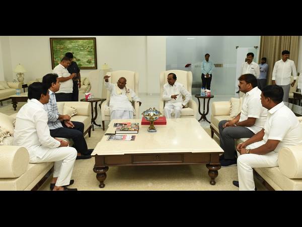 ಕೆಸಿಆರ್ ಬಂದಿದ್ದರು ಕೆಸಿಆರ್ ಬಂದಿದ್ದರು