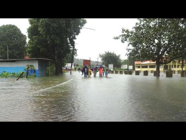 ಜಿಲ್ಲೆಯಲ್ಲಿ ಎಷ್ಟು ಮಳೆಯಾಗಿದೆ?