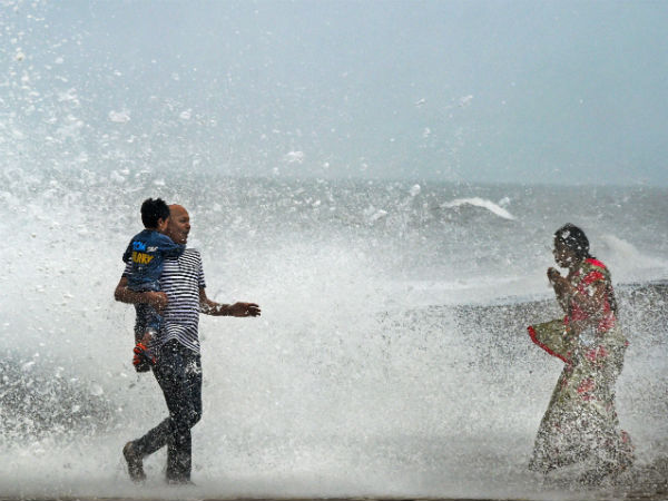ಸಮುದ್ರದ ಅಲೆಯೊಂದಿಗೆ ಒಂದು ಆಟ 