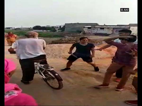 Girl beats up eve teaser in Rajasthan