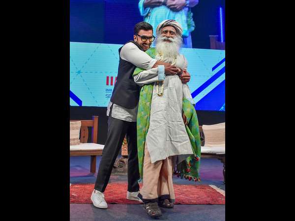 sadguru jaggi vasudev ranveer singh discussion in bengaluru iimbue