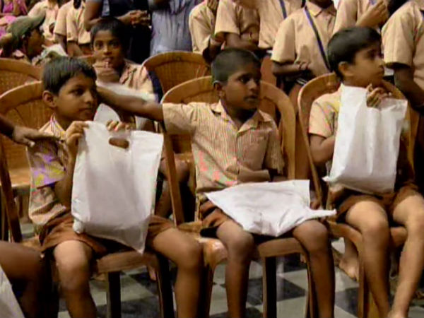 Palimaru Paryaya Matha is helping for children of Kannada school