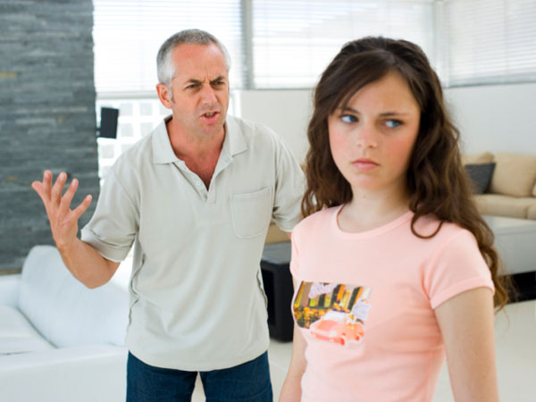 Disrespectful teenage behaviour : What parents should do?