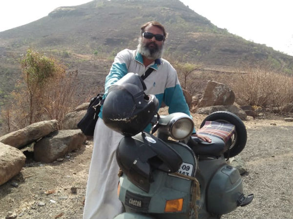 ತಂದೆಯ ನೆಚ್ಚಿನ ವಾಹನದಲ್ಲಿ ತಂದೆಯ ನೆಚ್ಚಿನ ವಾಹನದಲ್ಲಿ