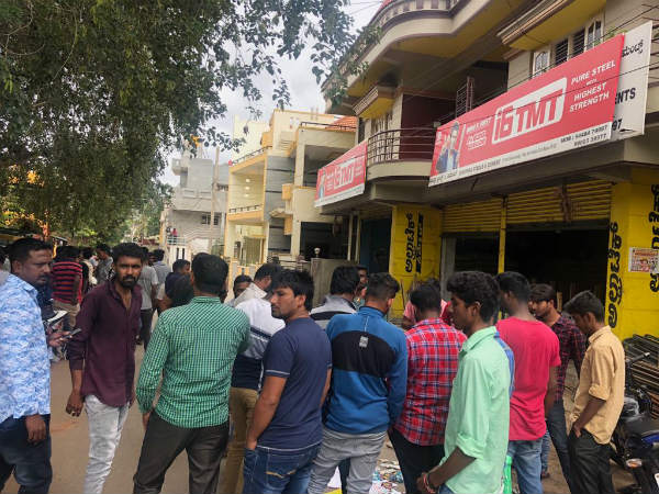  ಬೆಳ್ಳಿ ದೀಪದ ಆಮಿಷ 