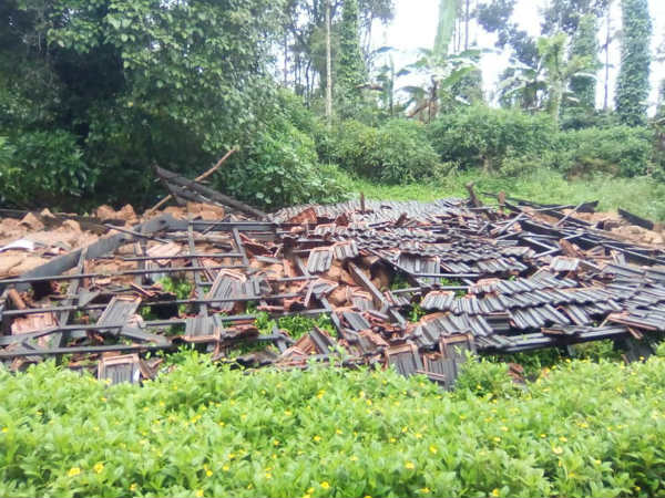 ಮಡಿಕೇರಿಯಲ್ಲಿ ಹೆಚ್ಚಿದ ಮಳೆ ಮಡಿಕೇರಿಯಲ್ಲಿ ಹೆಚ್ಚಿದ ಮಳೆ