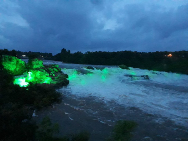 ಜನಮನ ಸೆಳೆಯುವಲ್ಲಿ ಯಶಸ್ವಿ ಜನಮನ ಸೆಳೆಯುವಲ್ಲಿ ಯಶಸ್ವಿ