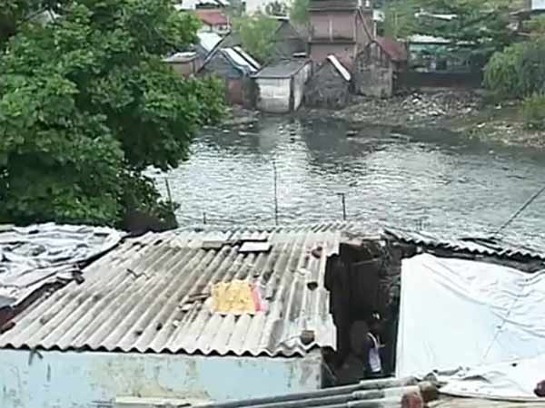 1943ನೇ ಇಸವಿ, 10,000 ಜನರು ಸಾವು