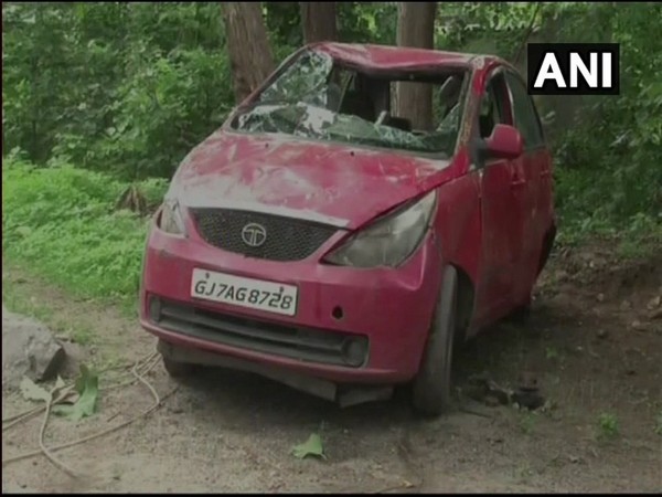 7 children of family killed in car accident: Gujarat 7 children of family killed in car accident: Gujarat