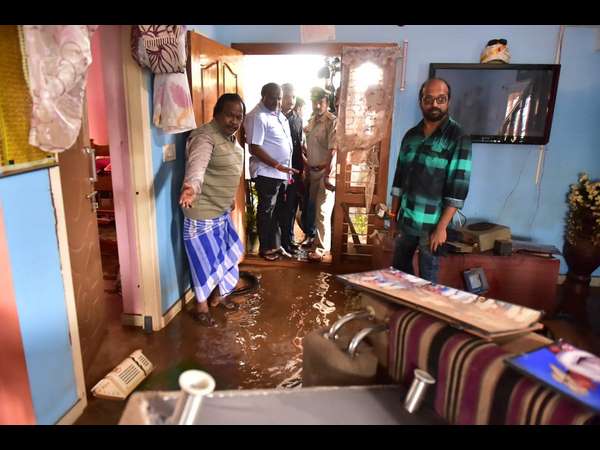 ಐದು ಸಾವಿರ ಶಾಲಾ ಪುಸ್ತಕ ವಿತರಿಸಲು ಕ್ರಮ